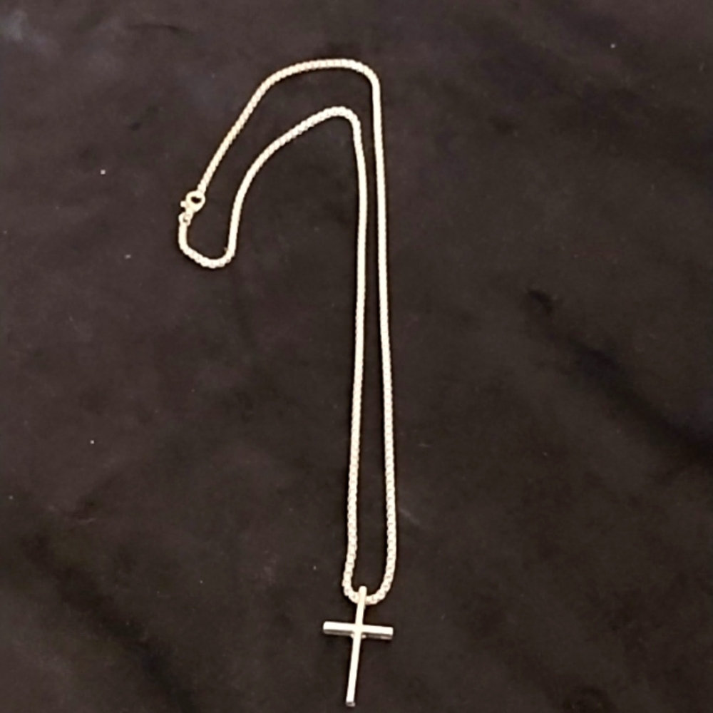 Silvery22 " necklace w/cross